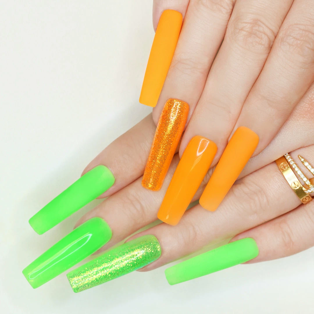 Charme Gel / Glow In The Dark D03 Coachella 3 Charme Gel / Glow In The Dark D03 Coachella