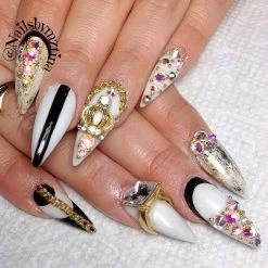 Daily Charme Jane's Crown Dollar Store