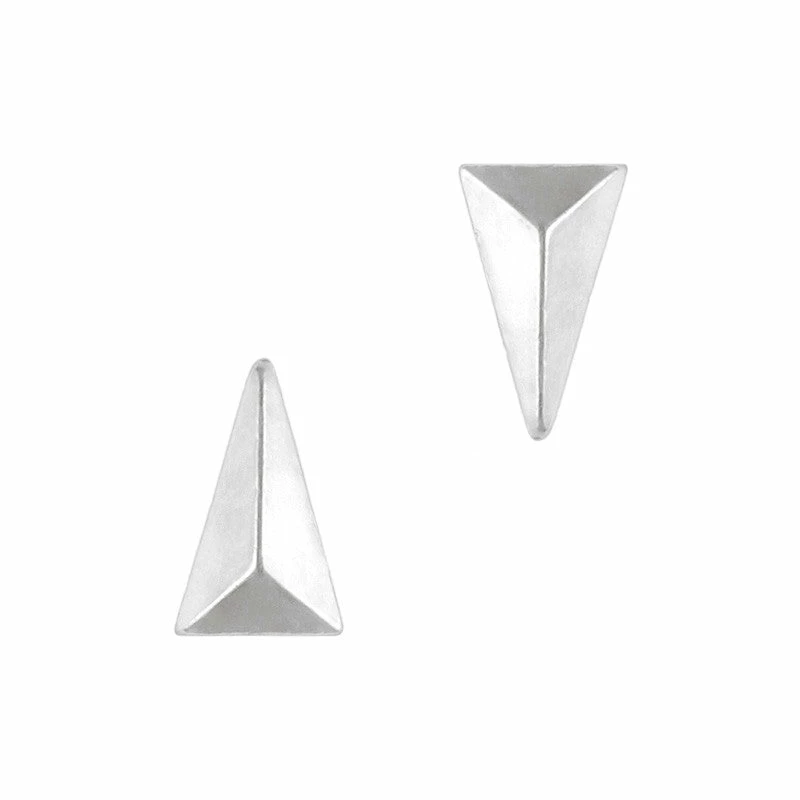 Daily Charme Long Pyramid Stud / Silver Dollar Store 1 Daily Charme Long Pyramid Stud / Silver Dollar Store