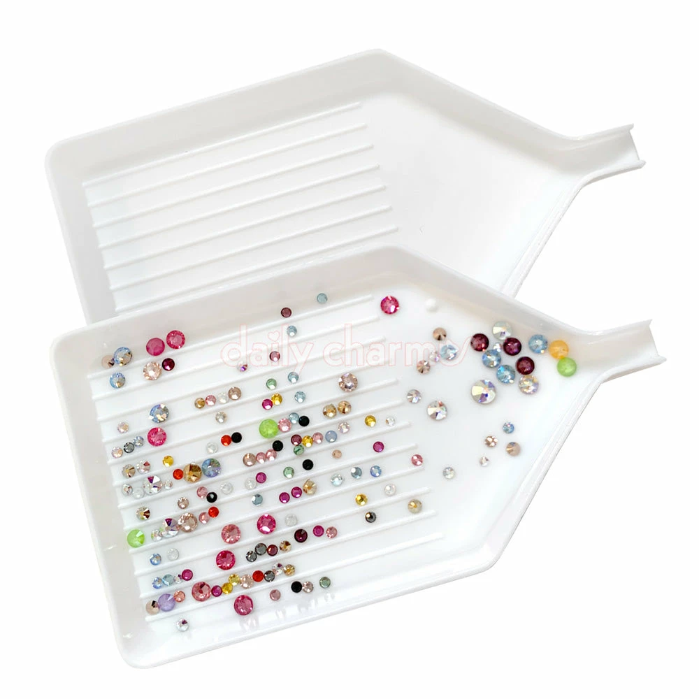 1688 Easy Flip Flatback Rhinestone Sorting Tray 1 1688 Easy Flip Flatback Rhinestone Sorting Tray
