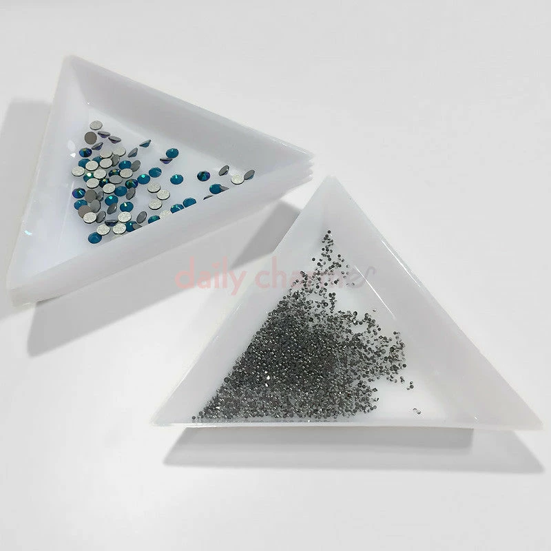 1688 Best Sellers Triangle Nail Art Rhinestone Sorting Trays / Set Of 5 2 1688 Best Sellers Triangle Nail Art Rhinestone Sorting Trays / Set Of 5
