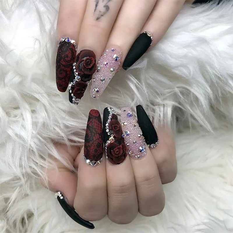 MORE BEAUTY Nail Art Foil Paper Bundle / Black Lace / 10 Designs / 100 Pieces Best Sellers 4 MORE BEAUTY Nail Art Foil Paper Bundle / Black Lace / 10 Designs / 100 Pieces Best Sellers